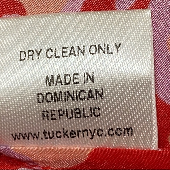 Tucker Classic Blouse Coral Silk Blend Hugs & Kisses Print Boho Smocked XS - Picture 7 of 8